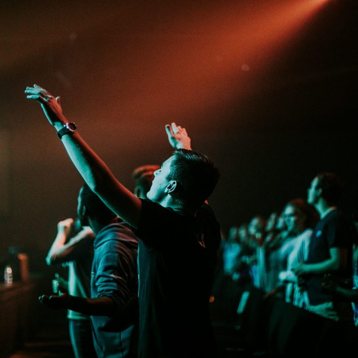 hannah-busing-FF049vNP1eg-unsplash-scaled